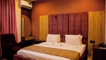 Deluxe Room, Balcony, City View