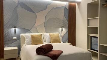 Deluxe Double or Twin Room, Balcony | In-room safe, desk, laptop workspace, blackout drapes