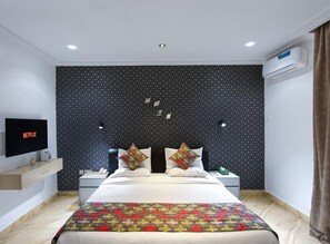 Family Room, Balcony, City View | Desk, laptop workspace, blackout curtains, soundproofing - Asabana Suites And Hotel (Enugu)