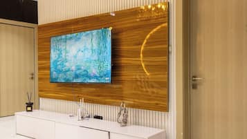 Apartamento luxo, sacada, vista para a cidade | Parte interna