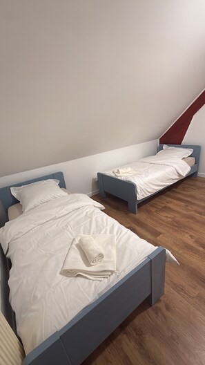 Room - Vrbo Property (Villebarou)