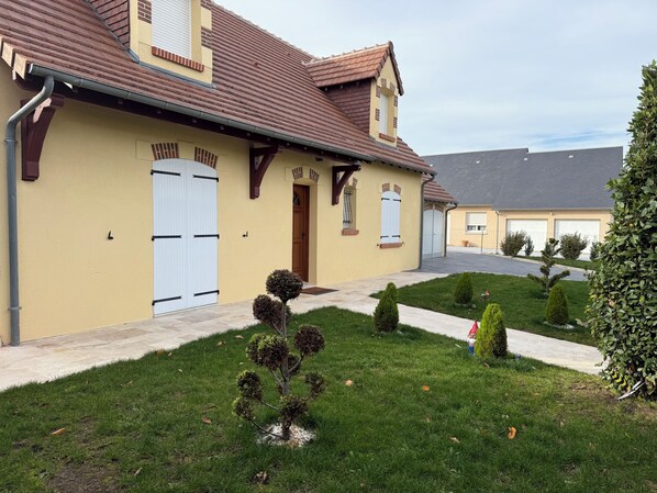 Exterior - Vrbo Property (Villebarou)