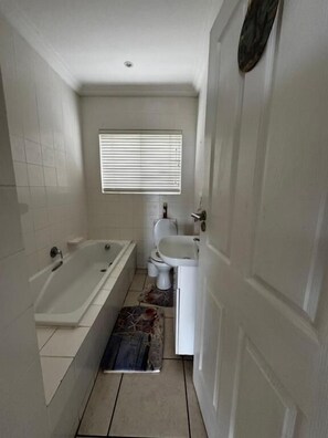 Bathroom - Mangrove Beach Estate Boboyi (Port Shepstone)