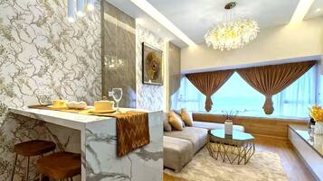 Departamento, 2 habitaciones, vista a la ciudad | Servicio a la habitación