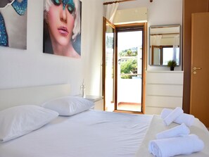 Iron/ironing board, internet, bed sheets - Relaxed family villa with garden, just steps from the beach in Fourka (Paliouri)