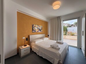 Iron/ironing board, travel cot, free WiFi - A Casa di Chica by Geco Vacation Rentals (Marina Di Ragusa)
