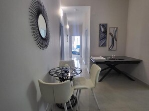 Quadruple Room | Desk, free WiFi - Alv Rent Room (Vlorë)