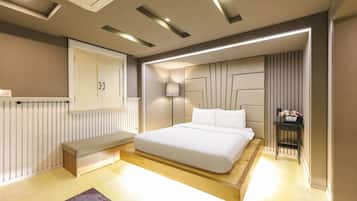 Basic Double Room, Mountain View | Desk, laptop workspace, free WiFi