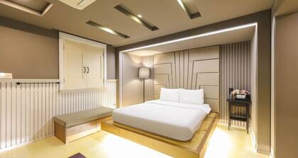 747 Motel
