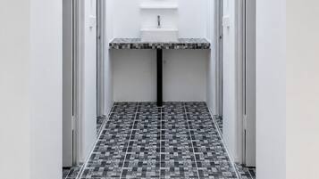 Douche, serviettes fournies