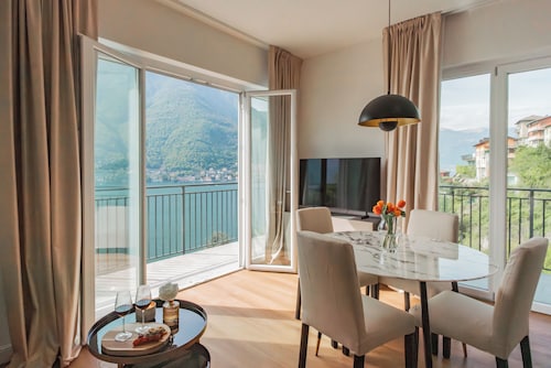 Panoramic Lake Suites