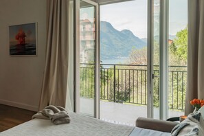 Apartment (1 Bedroom) | 1 bedroom, iron/ironing board, cots/infant beds, bed sheets