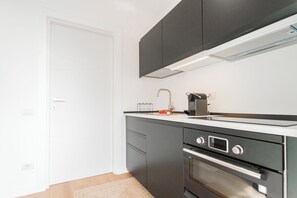 Apartment (1 Bedroom) | Eigene Küche | Ofen, Espressomaschine, Wasserkocher, Hochstuhl