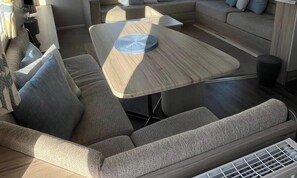 House, 3 Bedrooms, Smoking | Living room