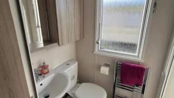 House, 3 Bedrooms, Smoking | Bathroom