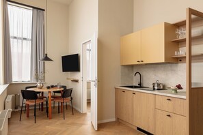 Superior Apartment | Desk, laptop workspace, iron/ironing board (on request), cribs (free) - Bob W Dortmund Stadtmitte (Dortmund)