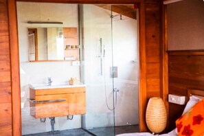 Bathroom - Luxury Wood House on a Private Island (Munroe Island)