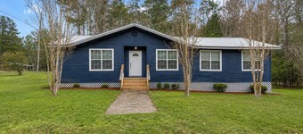 Family-Friendly Chatom Stay Near Golf Course