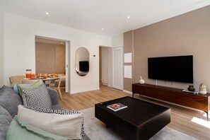 Living area - Lisbon Boulevard Retreat near Avenida da Liberdade (Lisboa)
