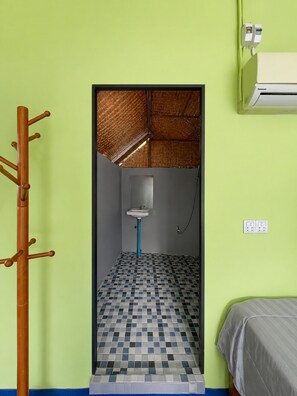 Bathroom - Island Vibe Hostel Koh Rong (Preah Sihanouk)