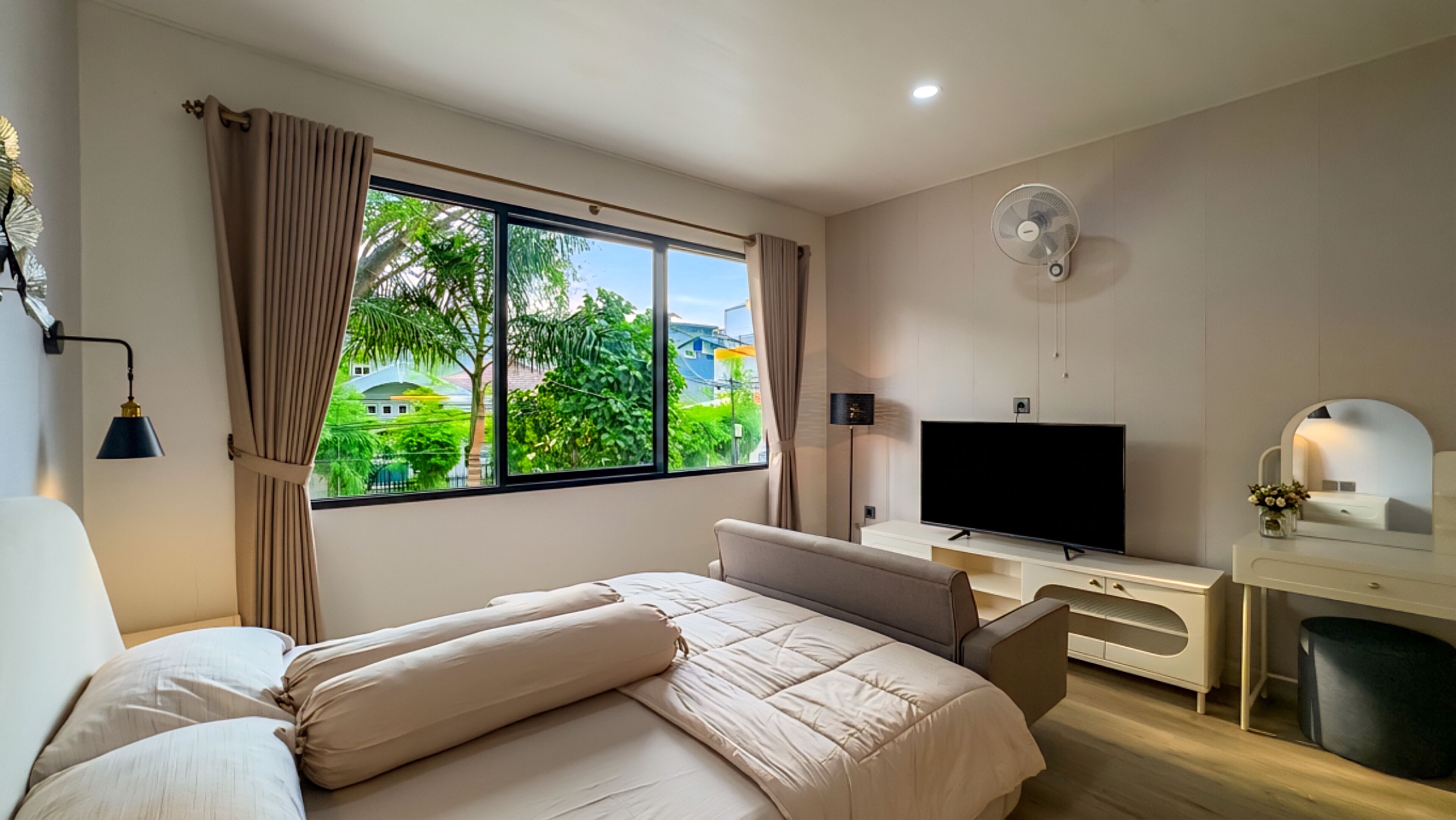 Deluxe Studio Suite, Garden View | Free WiFi