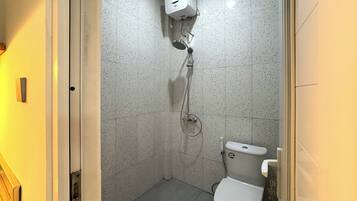 Deluxe Studio Suite, Garden View | Bathroom