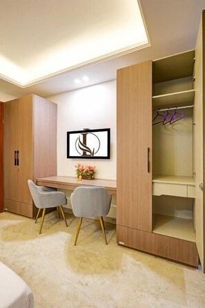 Deluxe Studio | Interior - Limewood Stay Premium Studios Sector 29 (Gurugram)