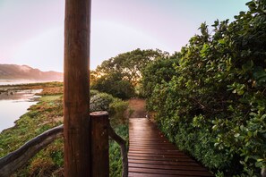 Property grounds - Luxury Nature lodge outside lovely Stanford for your getaway (Stanford)