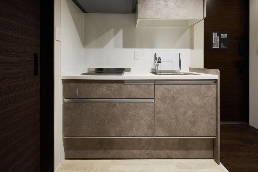 Japanese-style Room | Private kitchen | Microwave, stovetop, cookware/dishes/utensils