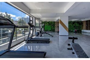 Fitness facility - Modern 1BR Apartment in Kilimani – Stylish & Central Nairobi Stay (Nairobi)