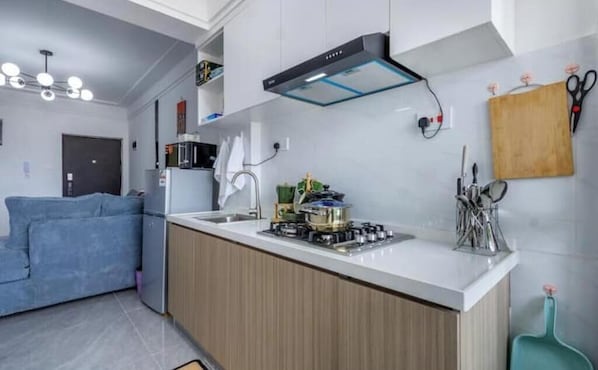 Private kitchen - Modern 1BR Apartment in Kilimani – Stylish & Central Nairobi Stay (Nairobi)