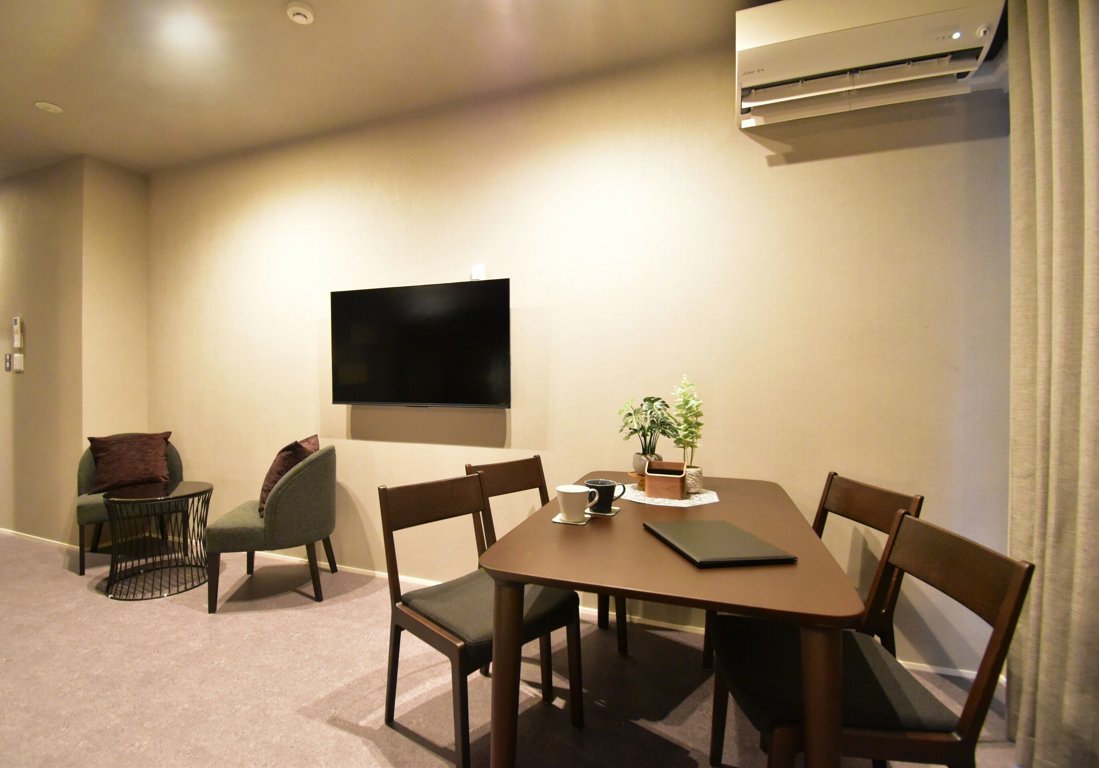 Phòng Suite Deluxe | Khu ăn uống
