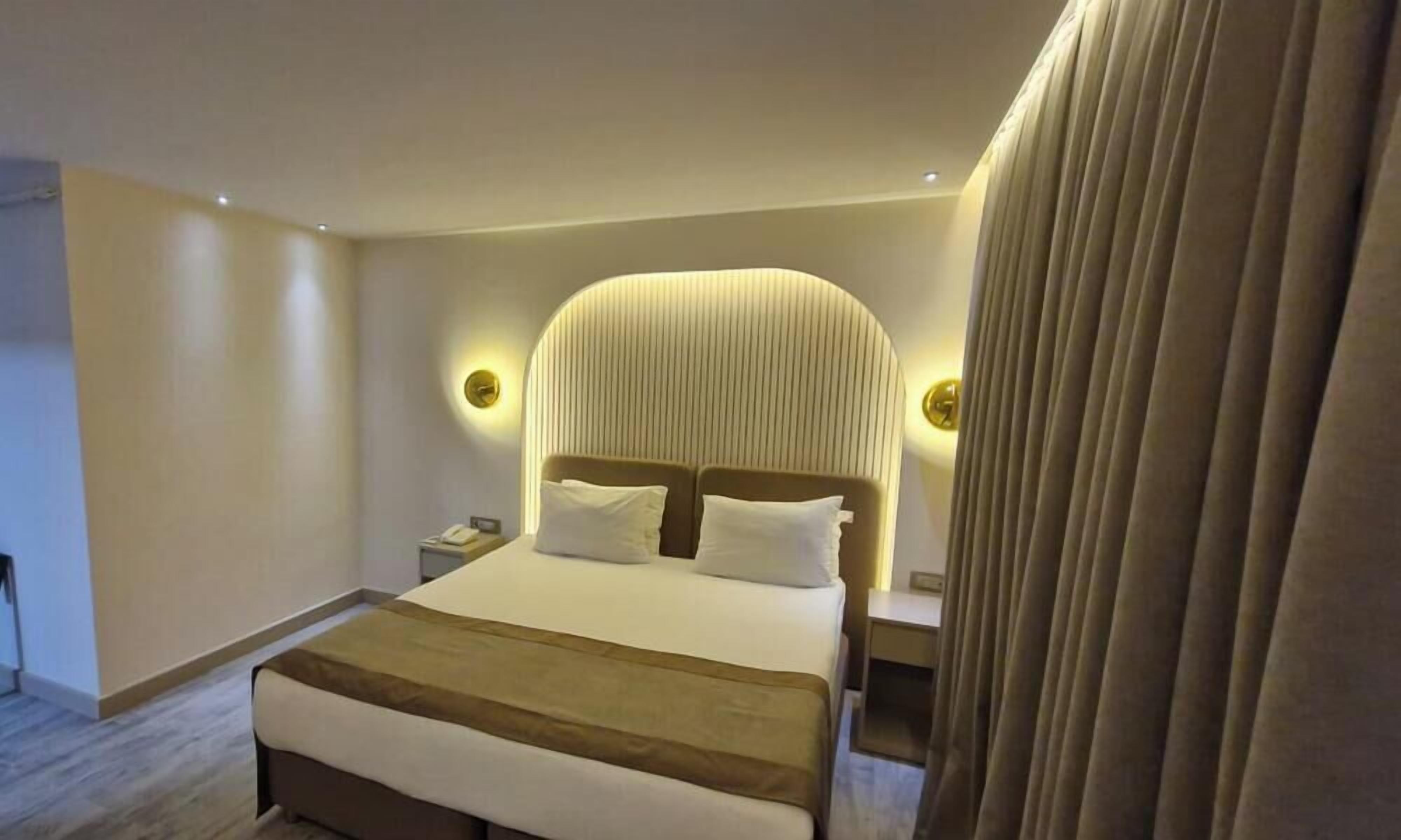 Deluxe Room, City View | Premium bedding, Select Comfort beds, minibar, in-room safe