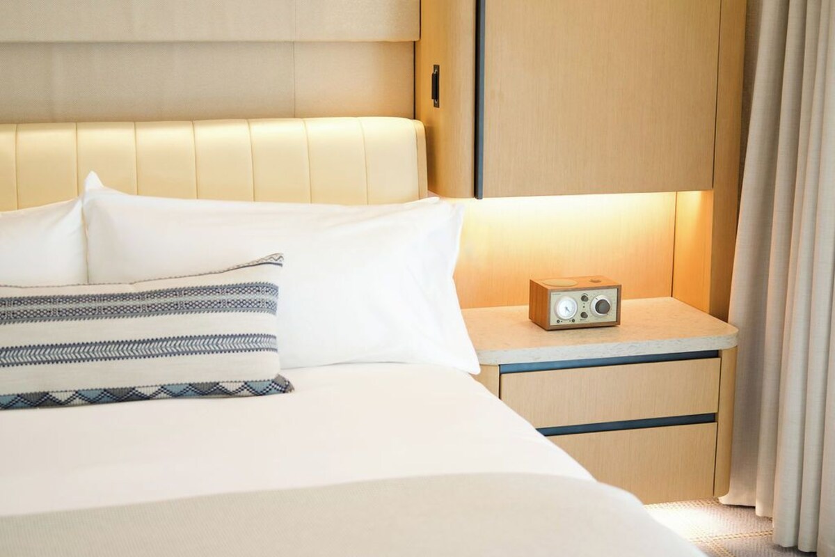 Premier Room, 2 Queen Beds, Mobility Accessible