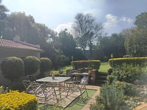 Garden - Room-charming B&B Retreat in Faerie Glen (Pretoria)