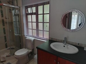 Room, 2 Bedrooms, Accessible, Smoking | Bathroom