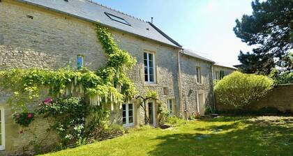 Le Couvent, large stone house with garden