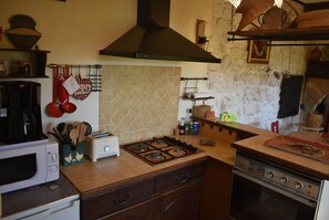 Private kitchen - Vrbo Property (DUN SUR MEUSE)