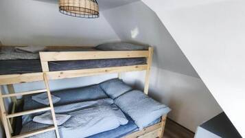 Family Apartment, Hill View