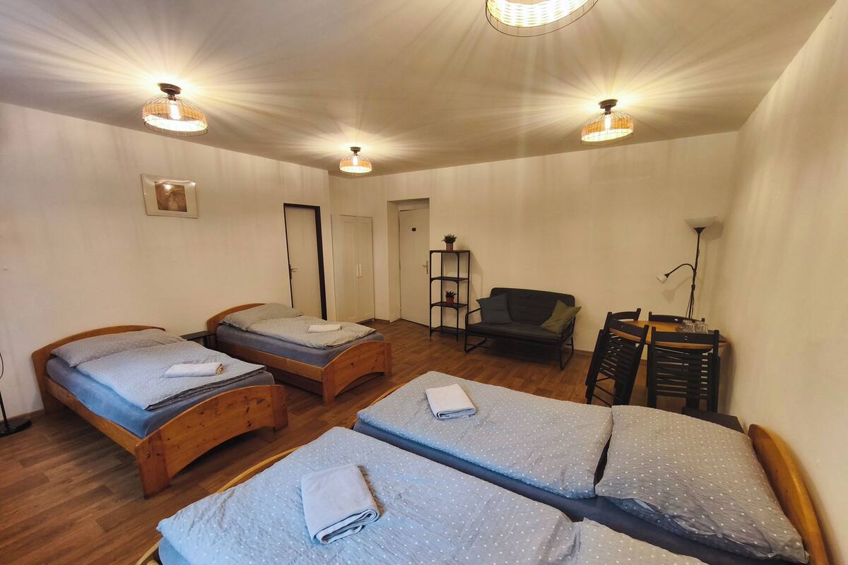 Family Room | WiFi (free)