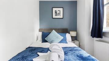 2 bedrooms, iron/ironing board, WiFi, bed sheets