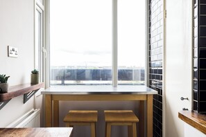 Dining - Modern 2 King Beds w/Shard Views near Tower Bridge (Greater London)
