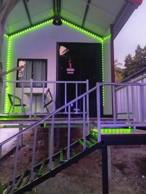 Villa Deluxe, balcón, vista al jardín | Exterior