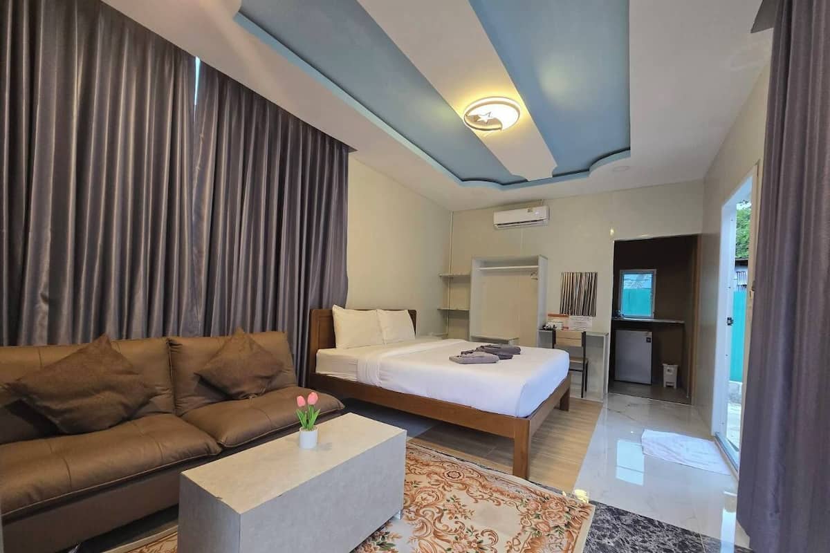 Deluxe Double Room, Balcony, Garden View