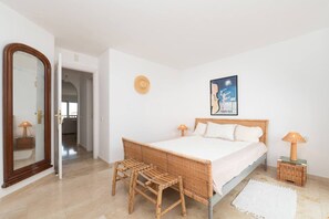 WiFi, bed sheets - Sea views in La Caleta | Private terrace (La Caleta)