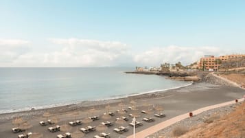 Una playa cerca