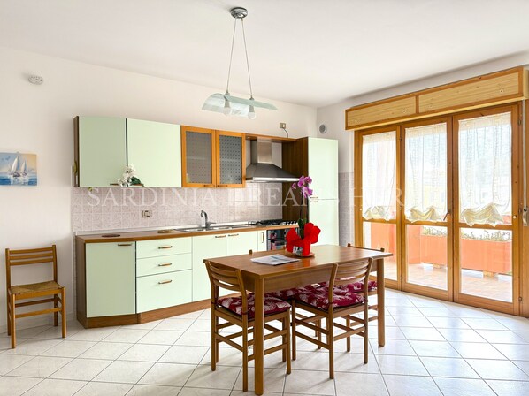 Private kitchen - Vrbo Property (Alghero)