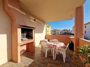 Outdoor dining - Vrbo Property (Alghero)