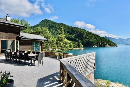 Fjord cabin with views of waterfalls