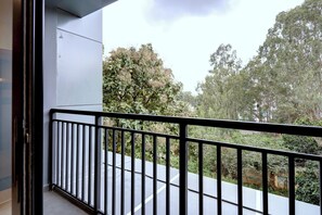 Luxury Suite | Property grounds - Freshco Hotels (Bengaluru)